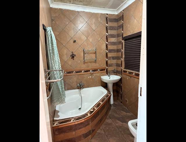 3 BEDROOM PROPERTY TO RENT IN BIRCHLEIGH NORTH